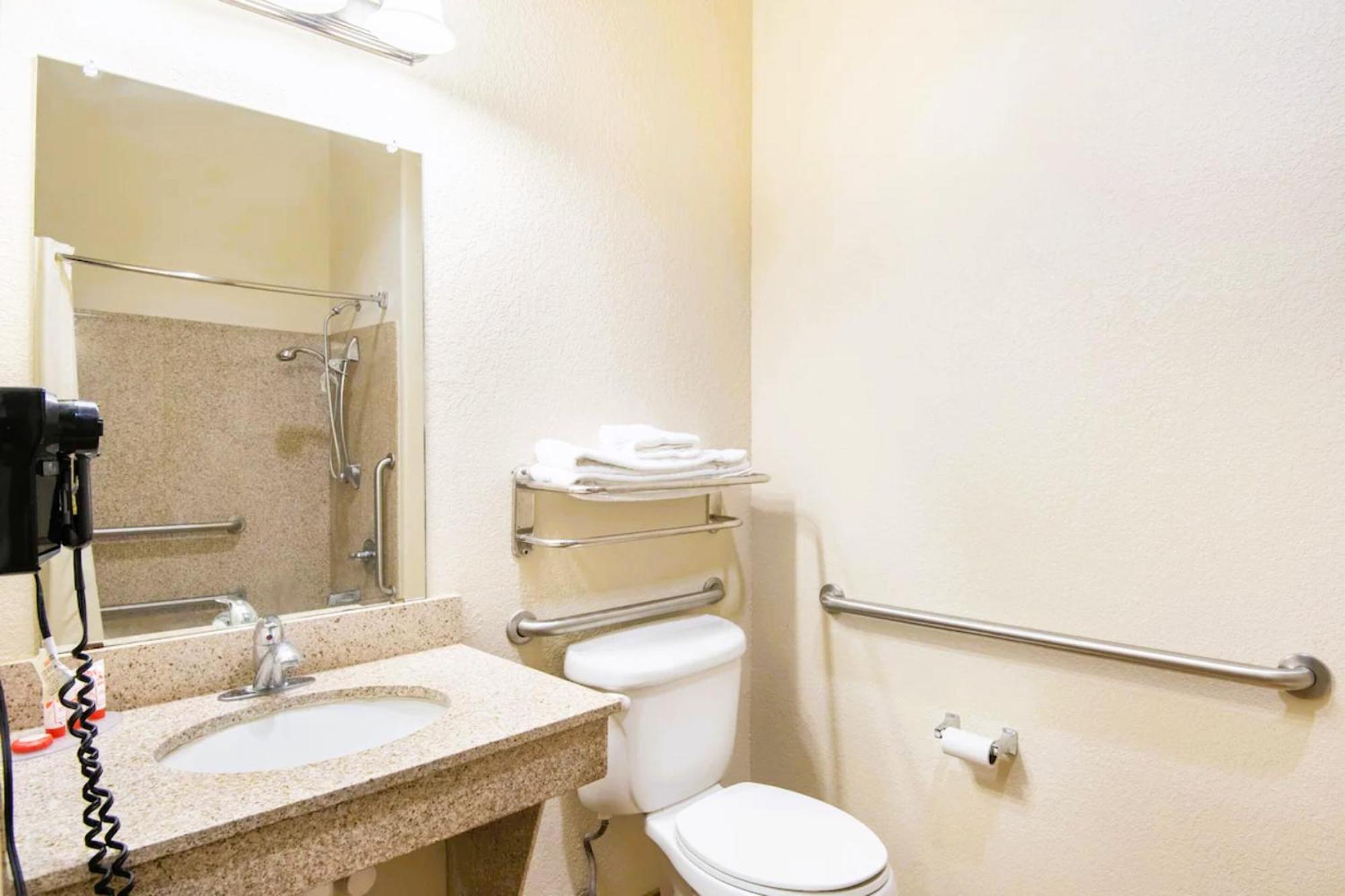 Oyo Townhouse Clute Lake Jackson エクステリア 写真