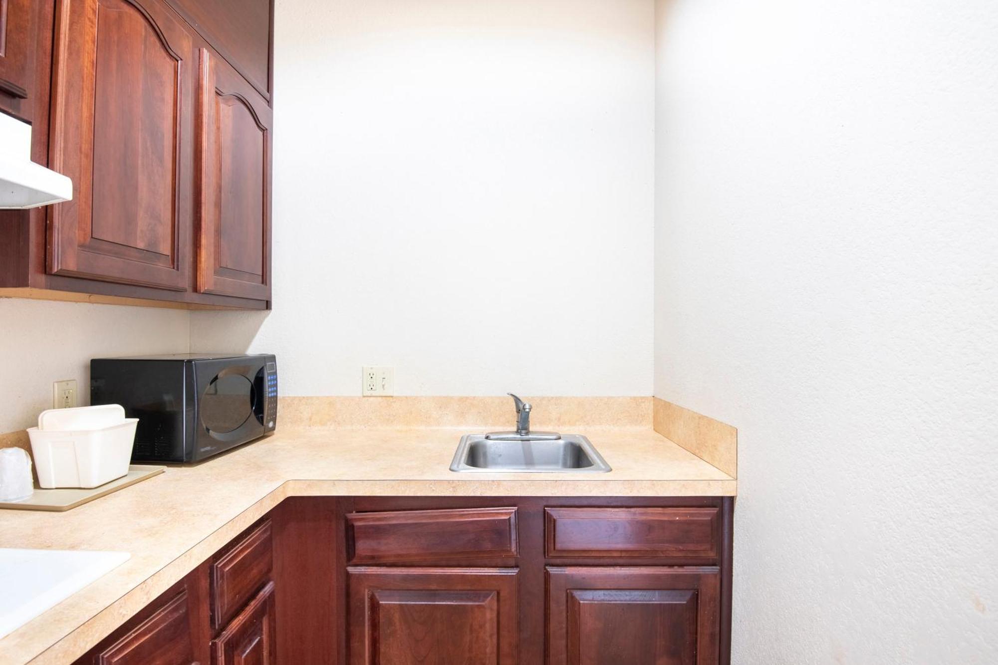 Oyo Townhouse Clute Lake Jackson エクステリア 写真