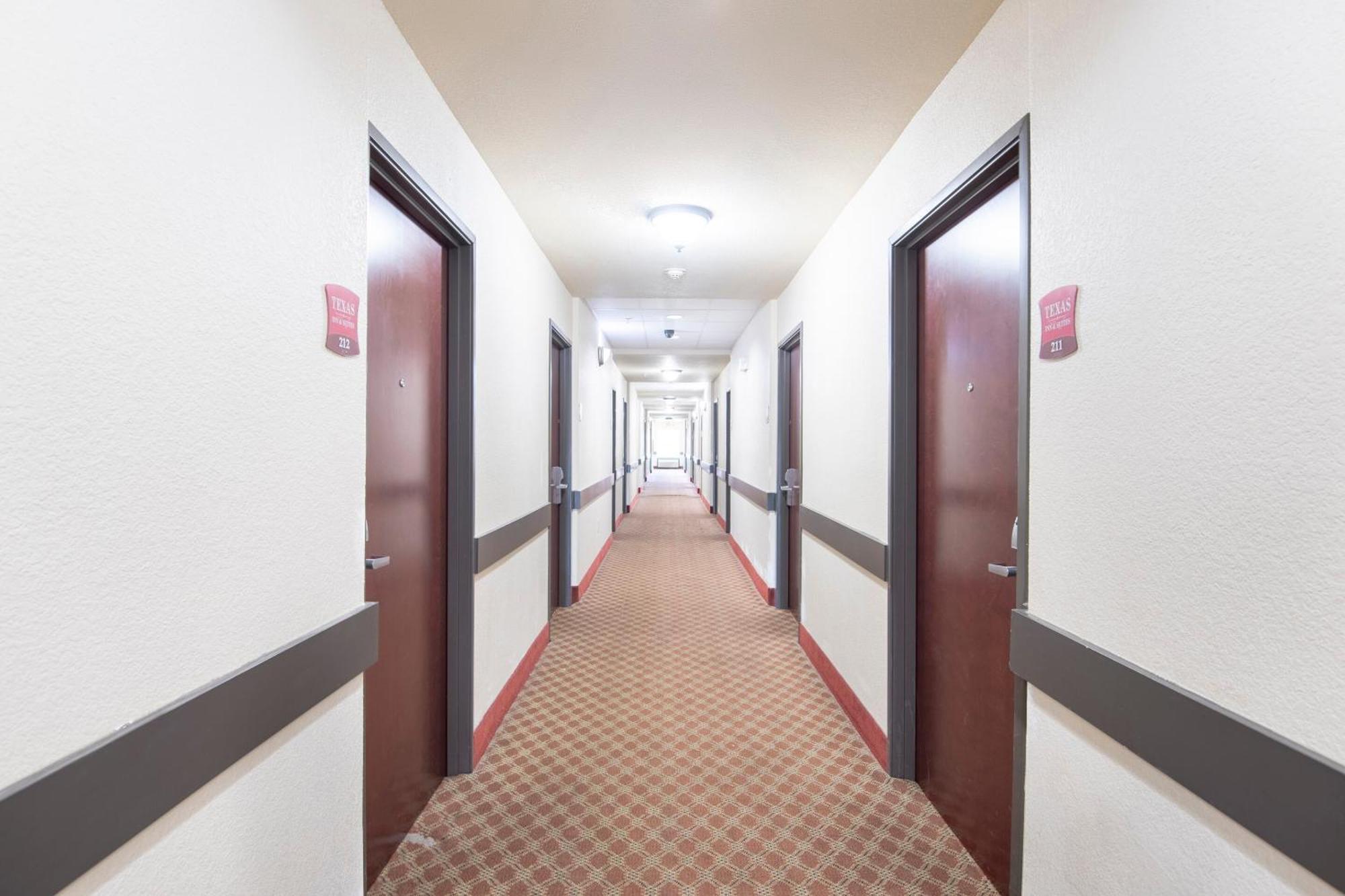Oyo Townhouse Clute Lake Jackson エクステリア 写真