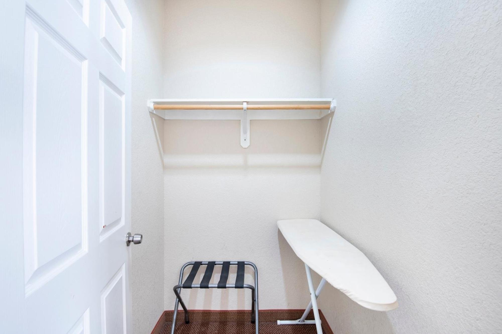 Oyo Townhouse Clute Lake Jackson エクステリア 写真