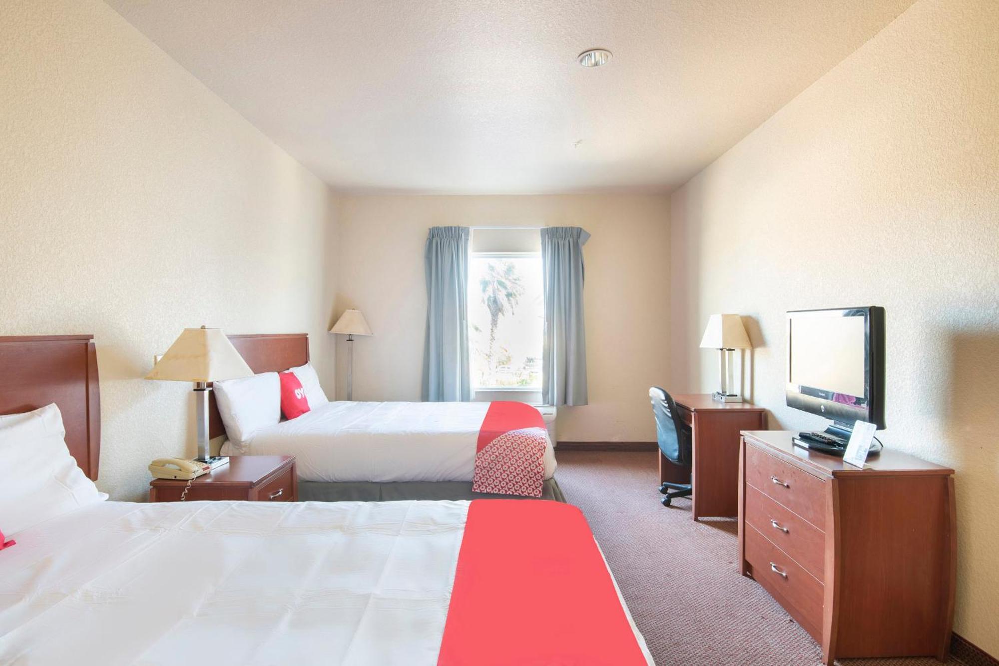 Oyo Townhouse Clute Lake Jackson エクステリア 写真